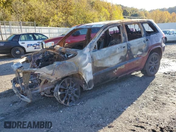 ✅ 2018 Jeep Grand Cherokee Laredo E • VIN: 1C4RJFAG1JC135958 • Лот: 87402955. Опубликован ранее на Copart с пробегом Не указан. Бесплатный доступ к архиву аукционных продаж из США и подробный отчёт об истории автомобиля на DreamBid. Изображение 1.