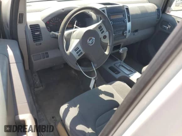 2015 Nissan Frontier S z VIN 1N6BD0CT8FN702420, wystawiony jako Copart lot #63620115 z przebiegiem 174 092 mil mil oraz Czysty tytuł • Clean title. Historia ofert i sprzedaży dostępna na DreamBid. Obrazek 8.