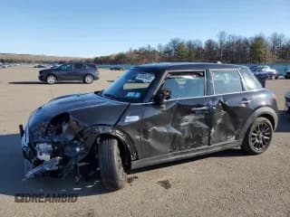 ✅ 2020 MINI Hardtop 4 Door Cooper S • VIN: WMWXU9C05L2L44416 • Lot: 50680405. Listed on Copart with 33,640 mi. Free auction sales archive from the USA and detailed vehicle history report at DreamBid. Image 1.