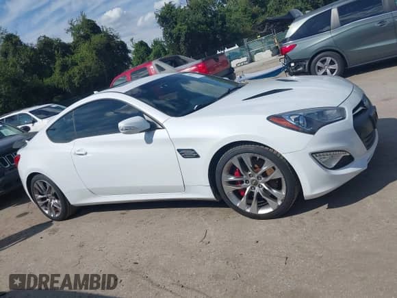 2015 Hyundai Genesis Coupe Ultimate with VIN KMHHU6KJXFU123222, listed as a IAAI auction lot 43086520 with 143,056 mi miles and . Bid and sale history available at DreamBid. Image 13.