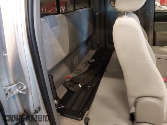 ✅ 2008 Toyota Tacoma • VIN: 5TETX22N28Z573149 • Lot: 43603771. Listed on IAAI with 117,504 mi. Free auction sales archive from the USA and detailed vehicle history report at DreamBid. Image 8.