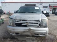 ✅ 2004 Cadillac Escalade ESV • VIN: 3GYFK66N74G263012 • Лот: 40350934. Опубликован ранее на IAAI с пробегом 259 563 миль. Бесплатный доступ к архиву аукционных продаж из США и подробный отчёт об истории автомобиля на DreamBid. Изображение 12.