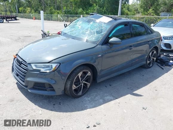 ✅ 2020 Audi A3 S line Premium • VIN: WAUBEGFF4LA000397 • Lot: 42237992. Wystawiony na IAAI z przebiegiem 53 241 mil. Bezpłatny archiwum sprzedaży aukcyjnych z USA i szczegółowy raport historii pojazdu na DreamBid. Zdjęcie 18.