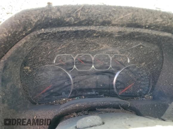 ✅ 2015 Chevrolet Silverado 1500 LT • VIN: 3GCUKREC7FG183212 • Lot: 58005475. Listed on Copart with 181,145 mi. Free auction sales archive from the USA and detailed vehicle history report at DreamBid. Image 9.