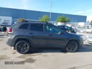 ✅ 2017 Jeep Cherokee Sport • VIN: 1C4PJLAB1HW578503 • Лот: 40828539. Опубликован ранее на IAAI с пробегом 95 721 миль. Бесплатный доступ к архиву аукционных продаж из США и подробный отчёт об истории автомобиля на DreamBid. Изображение 13.