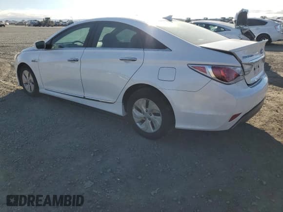 ✅ 2014 Hyundai Sonata • VIN: KMHEC4A41EA108355 • Lot: 75916944. Listed on Copart with 86,450 mi. Free auction sales archive from the USA and detailed vehicle history report at DreamBid. Image 2.