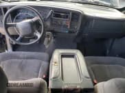 ✅ 2002 Chevrolet Silverado 2500HD LS • VIN: 1GCHC29U12E296292 • Lot: 86522635. Wystawiony na Copart z przebiegiem 274 863 mil. Bezpłatny archiwum sprzedaży aukcyjnych z USA i szczegółowy raport historii pojazdu na DreamBid. Zdjęcie 8.