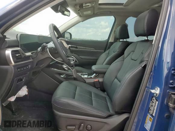 ✅ 2025 Kia Telluride EX • VIN: 5XYP34GCXSG623216 • Лот: 68038495. Опубликован ранее на Copart с пробегом 3 102 миль. Бесплатный доступ к архиву аукционных продаж из США и подробный отчёт об истории автомобиля на DreamBid. Изображение 7.