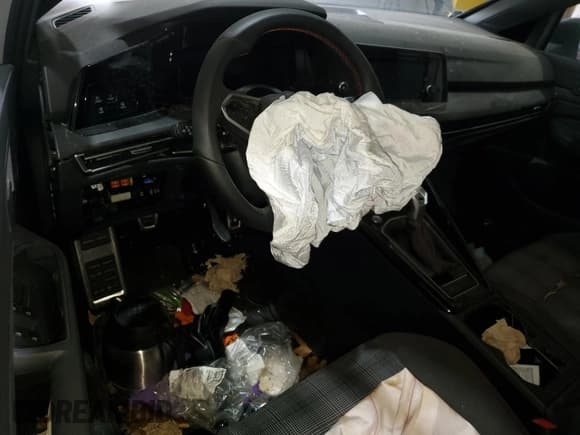 ✅ 2024 Volkswagen Golf GTI 380 S • VIN: WVWHA7CD5RW202091 • Лот: 69427895. Опубликован ранее на Copart с пробегом Не указан. Бесплатный доступ к архиву аукционных продаж из США и подробный отчёт об истории автомобиля на DreamBid. Изображение 8.