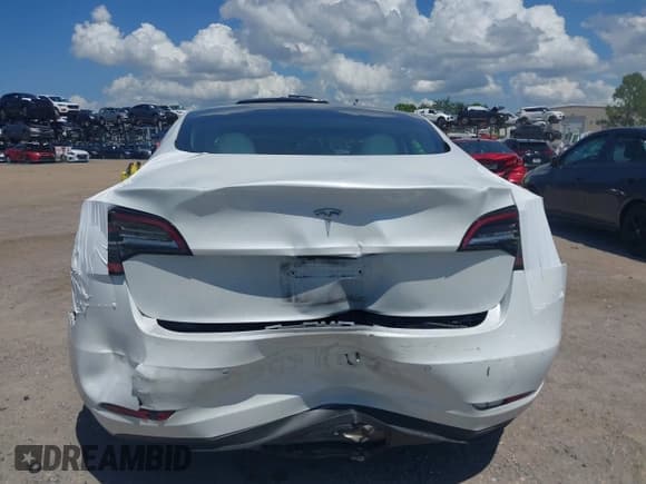 ✅ 2020 Tesla Model 3 Standard Range Plus • VIN: 5YJ3E1EA5LF793291 • Lot: 43228630. Wystawiony na IAAI z przebiegiem 48 336 mil. Bezpłatny archiwum sprzedaży aukcyjnych z USA i szczegółowy raport historii pojazdu na DreamBid. Zdjęcie 16.