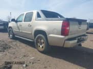 ✅ 2008 Chevrolet Avalanche LTZ • VIN: 3GNEC12038G170903 • Lot: 41865554. Listed on IAAI with 236,577 mi. Free auction sales archive from the USA and detailed vehicle history report at DreamBid. Image 3.