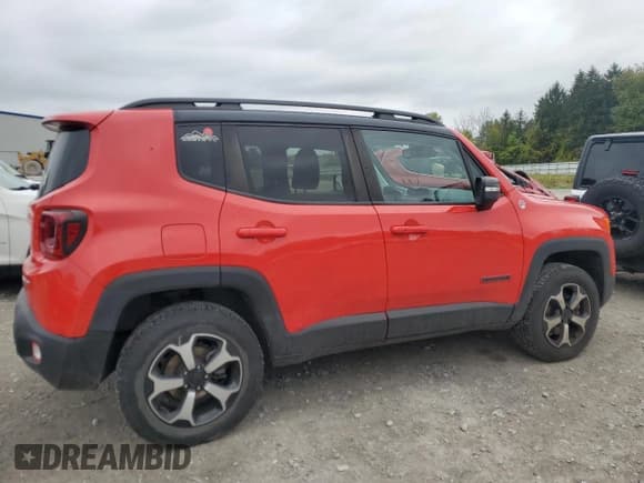 ✅ 2019 Jeep Renegade Trailhawk • VIN: ZACNJBC10KPK08750 • Lot: 80182325. Listed on Copart with 20,732 mi. Free auction sales archive from the USA and detailed vehicle history report at DreamBid. Image 3.