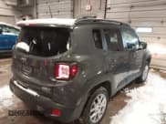 ✅ 2022 Jeep Renegade Latitude • VIN: ZACNJDB14NPN72364 • Lot: 43826424. Wystawiony na IAAI z przebiegiem 77 154 mil. Bezpłatny archiwum sprzedaży aukcyjnych z USA i szczegółowy raport historii pojazdu na DreamBid. Zdjęcie 4.