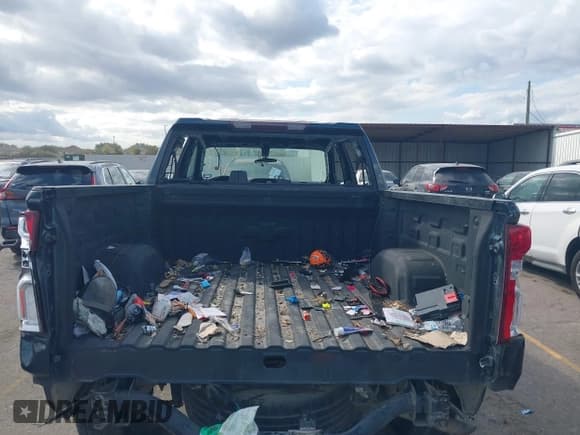 ✅ 2019 Chevrolet Silverado 1500 LTZ • VIN: 1GCUWEED1KZ212302 • Lot: 43483270. Wystawiony na IAAI z przebiegiem Nie podano. Bezpłatny archiwum sprzedaży aukcyjnych z USA i szczegółowy raport historii pojazdu na DreamBid. Zdjęcie 15.