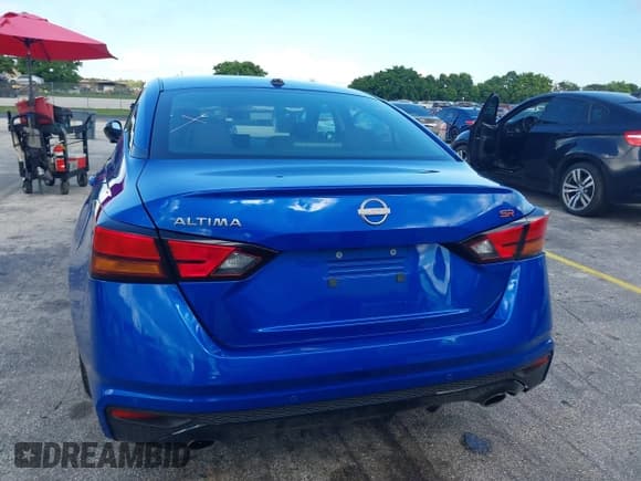 ✅ 2025 Nissan Altima SR • VIN: 1N4BL4CV2SN360381 • Лот: 42940101. Опубликован ранее на IAAI с пробегом 11 515 миль. Бесплатный доступ к архиву аукционных продаж из США и подробный отчёт об истории автомобиля на DreamBid. Изображение 16.