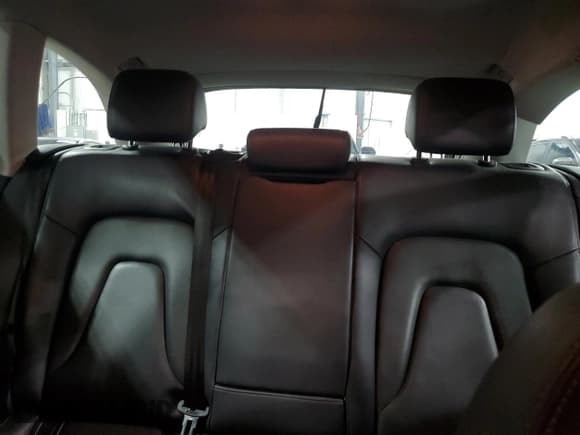 ✅ 2011 Audi A4 Premium Plus • VIN: WAUWFAFL0BA077994 • Lot: 90097475. Listed on Copart with 133,136 mi. Free auction sales archive from the USA and detailed vehicle history report at DreamBid. Image 10.