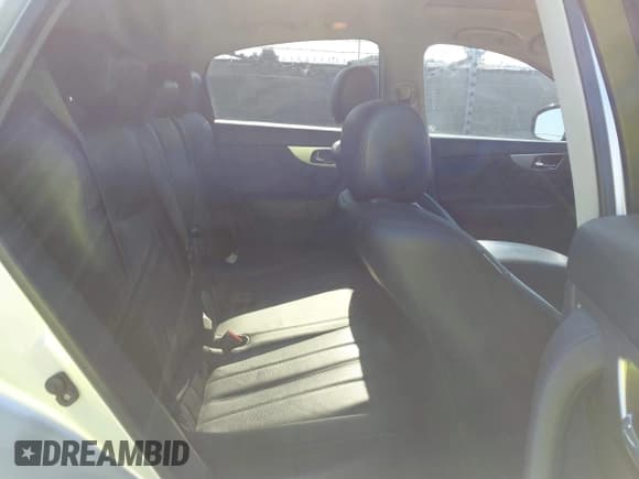 ✅ 2016 Infiniti QX70 • VIN: JN8CS1MWXGM752064 • Lot: 42734018. Listed on IAAI with 133,885 mi. Free auction sales archive from the USA and detailed vehicle history report at DreamBid. Image 8.