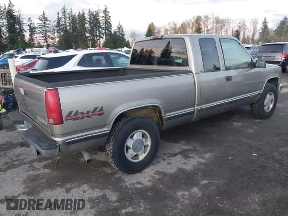 ✅ 1998 Chevrolet Silverado 1500 • VIN: 2GCEK19R1W1280841 • Lot: 43711981. Listed on IAAI with 257,693 mi. Free auction sales archive from the USA and detailed vehicle history report at DreamBid. Image 4.