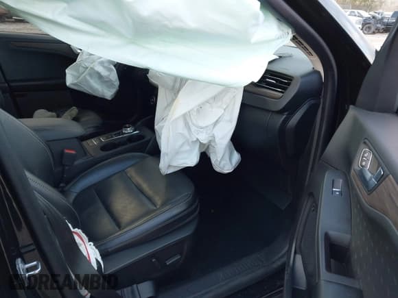 ✅ 2020 Ford Escape Titanium • VIN: 1FMCU9J9XLUB30993 • Lot: 43653347. Listed on IAAI with 88,349 mi. Free auction sales archive from the USA and detailed vehicle history report at DreamBid. Image 5.