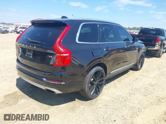 ✅ 2017 Volvo XC90 Inscription • VIN: YV4A22PLXH1115072 • Lot: 43186420. Listed on IAAI with 161,859 mi. Free auction sales archive from the USA and detailed vehicle history report at DreamBid. Image 4.