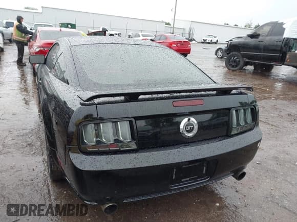 ✅ 2006 Ford Mustang GT Deluxe • VIN: 1ZVFT82H365134464 • Lot: 42193109. Listed on IAAI with 174,053 mi. Free auction sales archive from the USA and detailed vehicle history report at DreamBid. Image 17.