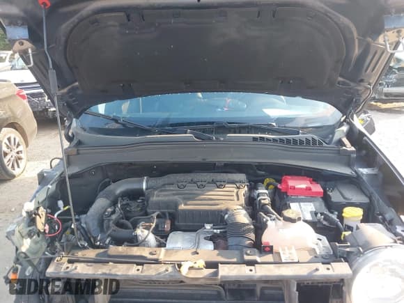 ✅ 2021 Jeep Renegade Limited • VIN: ZACNJDD15MPM67506 • Lot: 42868876. Wystawiony na IAAI z przebiegiem 44 212 mil. Bezpłatny archiwum sprzedaży aukcyjnych z USA i szczegółowy raport historii pojazdu na DreamBid. Zdjęcie 10.