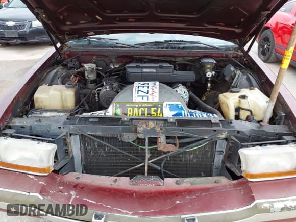 ✅ 1992 Buick Roadmaster • VIN: 1G4BN5372NR408210 • Lot: 41934723. Wystawiony na IAAI z przebiegiem 160 990 mil. Bezpłatny archiwum sprzedaży aukcyjnych z USA i szczegółowy raport historii pojazdu na DreamBid. Zdjęcie 10.