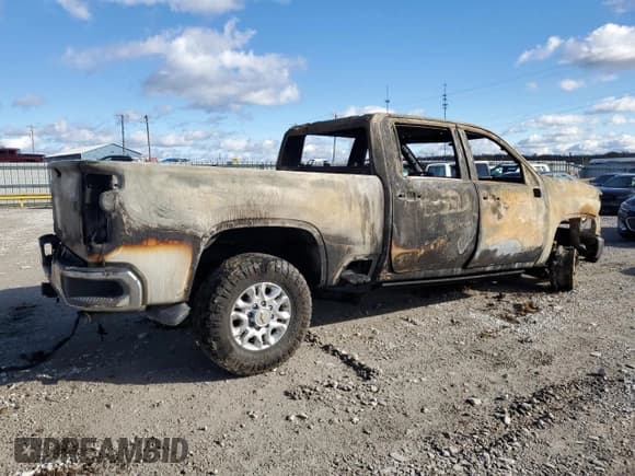 ✅ 2022 Chevrolet Silverado 2500HD • VIN: 2GC1YNE77N1238732 • Lot: 81548764. Wystawiony na Copart z przebiegiem Nie podano. Bezpłatny archiwum sprzedaży aukcyjnych z USA i szczegółowy raport historii pojazdu na DreamBid. Zdjęcie 3.
