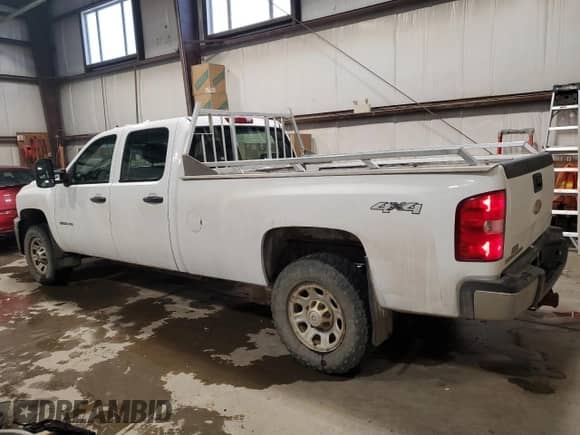 2013 Chevrolet Silverado 3500HD Work Truck z VIN 1GC4KZCG1DF112074, wystawiony jako Copart lot #83610144 z przebiegiem 155 101 mil mil oraz Czysty tytuł • Clean title. Historia ofert i sprzedaży dostępna na DreamBid. Obrazek 2.