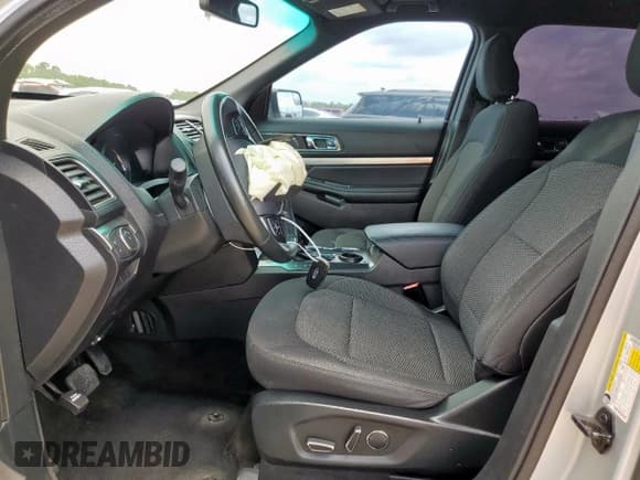 ✅ 2018 Ford Explorer XLT • VIN: 1FM5K7D85JGA54665 • Lot: 61153785. Wystawiony na Copart z przebiegiem 59 877 mil. Bezpłatny archiwum sprzedaży aukcyjnych z USA i szczegółowy raport historii pojazdu na DreamBid. Zdjęcie 7.