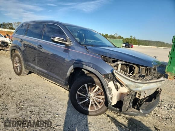 ✅ 2017 Toyota Highlander XLE • VIN: 5TDKZRFH4HS523773 • Lot: 84482235. Wystawiony na Copart z przebiegiem 96 772 mil. Bezpłatny archiwum sprzedaży aukcyjnych z USA i szczegółowy raport historii pojazdu na DreamBid. Zdjęcie 4.