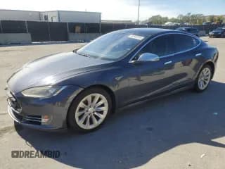 ✅ 2015 Tesla Model S 85D • VIN: 5YJSA1H21FFP74561 • Lot: 92049245. Wystawiony na Copart z przebiegiem Nie podano. Bezpłatny archiwum sprzedaży aukcyjnych z USA i szczegółowy raport historii pojazdu na DreamBid. Zdjęcie 1.