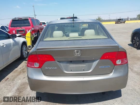 ✅ 2007 Honda Civic • VIN: JHMFA36297S022609 • Лот: 43063749. Опубликован ранее на IAAI с пробегом 236 802 миль. Бесплатный доступ к архиву аукционных продаж из США и подробный отчёт об истории автомобиля на DreamBid. Изображение 16.