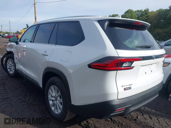 ✅ 2025 Toyota Highlander Hybrid XLE • VIN: 5TDACAB59SS064869 • Lot: 43446049. Listed on IAAI with 227 mi. Free auction sales archive from the USA and detailed vehicle history report at DreamBid. Image 3.