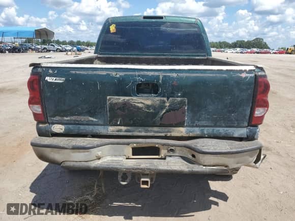 ✅ 2006 Chevrolet Silverado 1500 LS • VIN: 2GCEK13V561258587 • Lot: 68458974. Wystawiony na Copart z przebiegiem 237 218 mil mil. Skorzystaj z bezpłatnego archiwum sprzedaży aukcyjnych z USA i zobacz szczegółowy raport historii pojazdu na DreamBid. Zdjęcie 6.