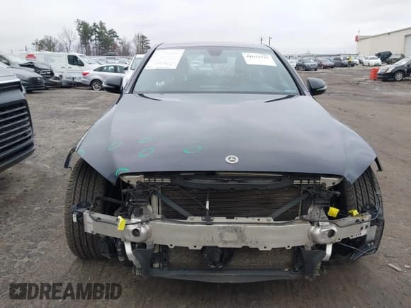 ✅ 2019 Mercedes-Benz C 43 AMG • VIN: 55SWF6EB6KU292794 • Lot: 41624745. Wystawiony na IAAI z przebiegiem 88 881 mil. Bezpłatny archiwum sprzedaży aukcyjnych z USA i szczegółowy raport historii pojazdu na DreamBid. Zdjęcie 12.