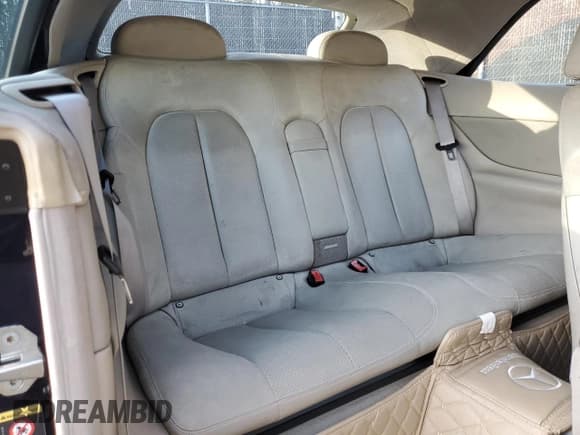 ✅ 2003 Mercedes-Benz CLK 430 • VIN: WDBLK70G53T133626 • Лот: 44135555. Опубликован ранее на Copart с пробегом 80 406 миль. Бесплатный доступ к архиву аукционных продаж из США и подробный отчёт об истории автомобиля на DreamBid. Изображение 10.