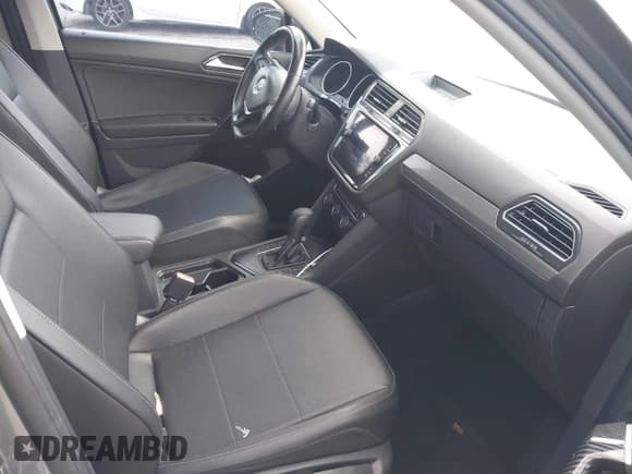 ✅ 2018 Volkswagen Tiguan SEL • VIN: 3VV3B7AX5JM220827 • Lot: 43331469. Listed on IAAI with 80,066 mi. Free auction sales archive from the USA and detailed vehicle history report at DreamBid. Image 5.