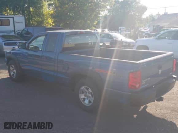 2006 Dodge Dakota SLT with VIN 1D7HW42N66S627256, listed as a Copart auction lot 85572485 with 97,194 mi miles and Clean title. Bid and sale history available at DreamBid. Image 3.