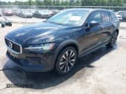 ✅ 2021 Volvo V60 • VIN: YV4102WK3M1074020 • Lot: 42823332. Wystawiony na IAAI z przebiegiem 31 166 mil. Bezpłatny archiwum sprzedaży aukcyjnych z USA i szczegółowy raport historii pojazdu na DreamBid. Zdjęcie 17.