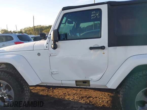 ✅ 2018 Jeep Wrangler Sahara • VIN: 1C4AJWBG2JL821132 • Lot: 42523688. Listed on IAAI with 86,244 mi. Free auction sales archive from the USA and detailed vehicle history report at DreamBid. Image 17.