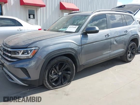 ✅ 2023 Volkswagen Atlas SE • VIN: 1V2JR2CAXPC550095 • Lot: 43479260. Wystawiony na IAAI z przebiegiem 21 622 mil. Bezpłatny archiwum sprzedaży aukcyjnych z USA i szczegółowy raport historii pojazdu na DreamBid. Zdjęcie 2.