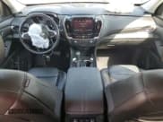 ✅ 2020 Chevrolet Traverse LT • VIN: 1GNEVHKW0LJ259892 • Lot: 81044815. Wystawiony na Copart z przebiegiem 99 296 mil. Bezpłatny archiwum sprzedaży aukcyjnych z USA i szczegółowy raport historii pojazdu na DreamBid. Zdjęcie 8.