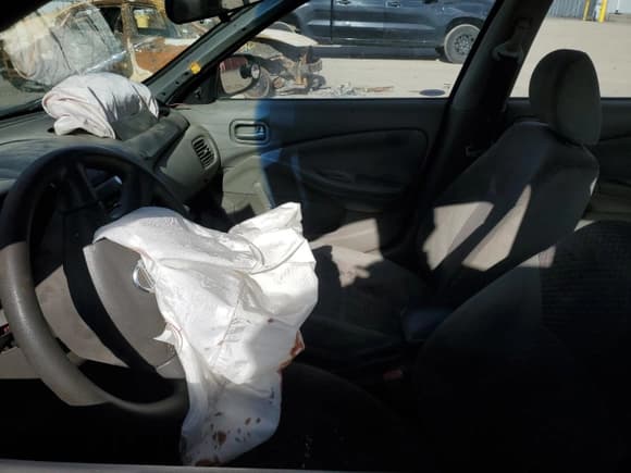 ✅ 2004 Nissan Sentra • VIN: 3N1CB51D24L830478 • Лот: 90517425. Опубликован ранее на Copart с пробегом Не указан. Бесплатный доступ к архиву аукционных продаж из США и подробный отчёт об истории автомобиля на DreamBid. Изображение 7.