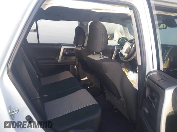 ✅ 2024 Toyota 4Runner SR5 • VIN: JTEEU5JR6R5314784 • Lot: 43880179. Listed on IAAI with 34,212 mi. Free auction sales archive from the USA and detailed vehicle history report at DreamBid. Image 8.