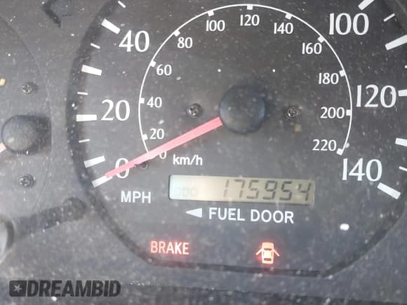 ✅ 2002 Toyota Solara SE • VIN: 2T1FF28P02C566318 • Lot: 41698027. Wystawiony na IAAI z przebiegiem 175 954 mil. Bezpłatny archiwum sprzedaży aukcyjnych z USA i szczegółowy raport historii pojazdu na DreamBid. Zdjęcie 15.