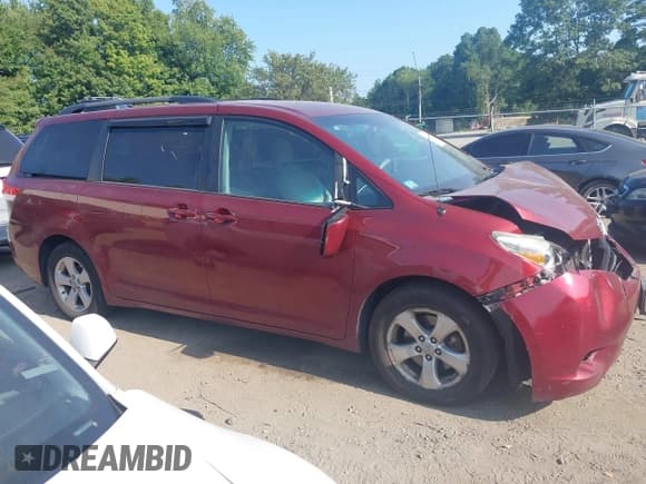 ✅ 2014 Toyota Sienna LE AAS • VIN: 5TDKK3DC5ES446514 • Lot: 42974598. Listed on IAAI with 191,916 mi. Free auction sales archive from the USA and detailed vehicle history report at DreamBid. Image 13.