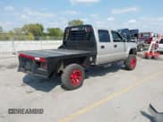 ✅ 2005 Chevrolet Silverado 2500HD Work Truck • VIN: 1GCHK23235F803038 • Lot: 43192366. Wystawiony na IAAI z przebiegiem 266 626 mil. Bezpłatny archiwum sprzedaży aukcyjnych z USA i szczegółowy raport historii pojazdu na DreamBid. Zdjęcie 4.