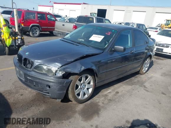 2002 BMW 3 Series 325i с VIN WBAEV33492KL70889, выставлен на аукционе IAAI как лот 42553801 с пробегом 179 169 миль миль и . История ставок и продаж доступна на DreamBid. Изображение 2.