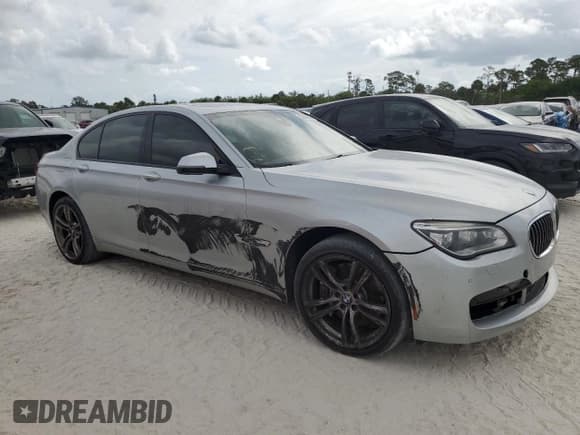 ✅ 2013 BMW 7 Series 750i xDrive • VIN: WBAYB6C52DD223708 • Лот: 53602985. Опубликован ранее на Copart с пробегом 161 139 миль. Бесплатный доступ к архиву аукционных продаж из США и подробный отчёт об истории автомобиля на DreamBid. Изображение 4.